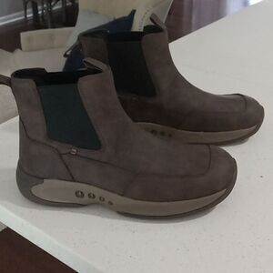 Easy Spirit mens Aston3 brown chelsea almond toe ankle boot size 7 1/2